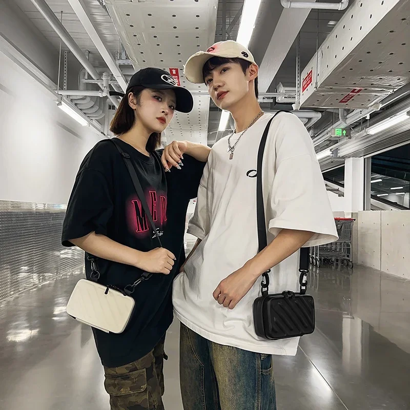Luxury Bags 2026 Trends - 2026年新作 カジュアル多機能メンズクロスボディバッグ ファッションユース トレンドショルダーバッグ 高品質デザインPUライトラグジュアリーハンドバッグ