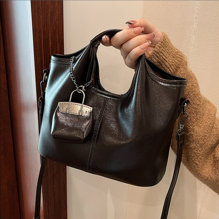 Luxury Bags China Wholesale - 高品質人気販売中卸売ニッチデザインレトロファッション脇下クロスボディショルダーバッグソフトレザー高級ハンドバッグ女性用
